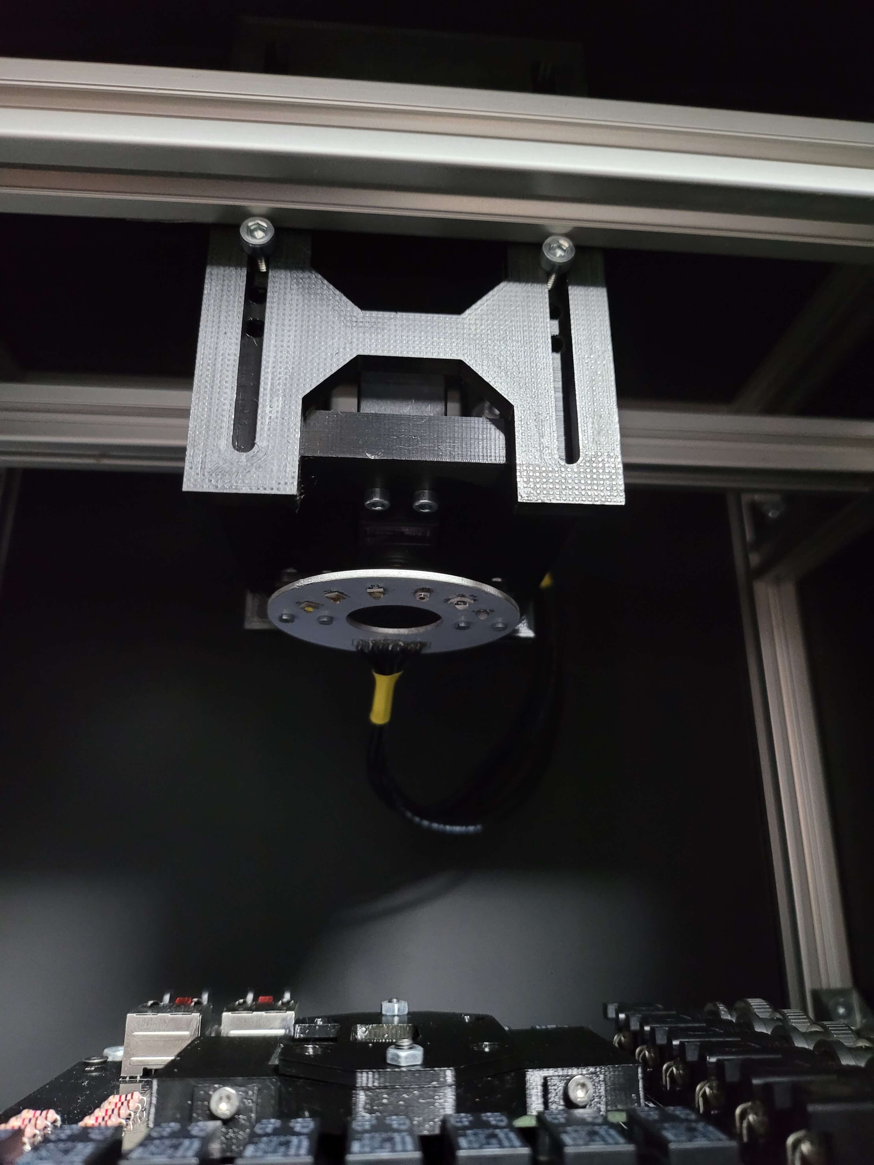 Widok wewnętrznej części maszyny przemysłowej