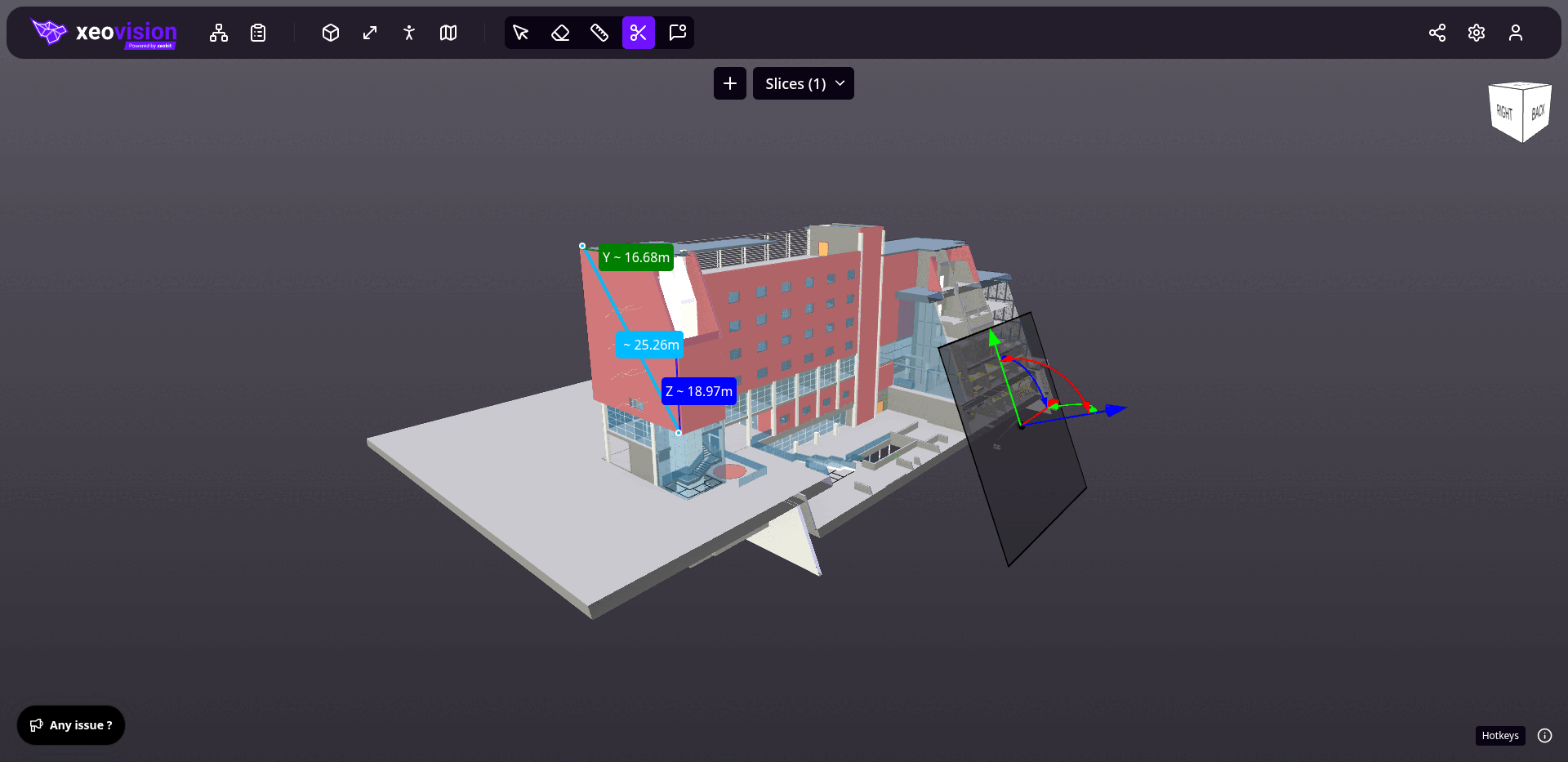 xeoVision: widok 3D budynku konferencyjnego OTC z aktywnym narzędziem cięcia (slices) i pomiarami osi X, Y, Z
